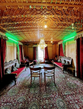 B HERITAGE LUXURY Houseboat and kashmir tour packages